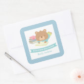 Niedlicher Teddy Bear bringen Bücherschnecke mit Quadratischer Aufkleber (Umschlag)