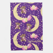 Niedlicher Teddybär auf dem Mondmuster Geschirrtuch (Vertikal)