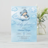 Niedlicher Teddybär mit Wasserfarbe über der Wolke Einladung (Stehend Vorderseite)