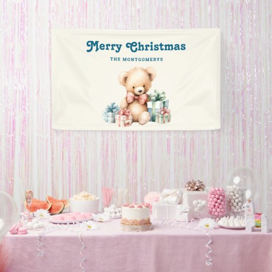 Niedlicher Teddybär mit Weihnachtsgeschenken Banner (Party)