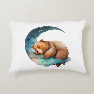 Niedlicher Teddybär Schlafen auf dem Crescent Mond Dekokissen