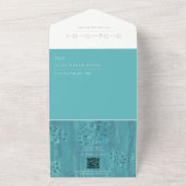 Niedlicher türkisfarbener Fluss in einer Einladung (Außenbereich)