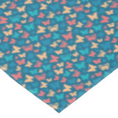 Niedlicher, türkisfarbener Schmetterling lila Tischdecke (Schrägansicht)