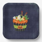 Niedlicher und grauenhafter Halloween Cupcake mit Pappteller (Vorderseite)