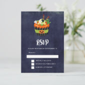 Niedlicher und grauenhafter Halloween Cupcake mit  RSVP Karte (Stehend Vorderseite)