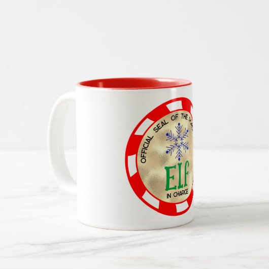 Niedlicher und sonniger Weihnachtself in Charge Zweifarbige Tasse (Vorderseite Links)