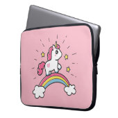 Niedlicher Unicorn auf einem Regenbogen-Entwurf Laptopschutzhülle (Vorderseite Links)