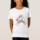 Niedlicher Unicorn auf einem Regenbogen-Entwurf T-Shirt (Vorderseite)