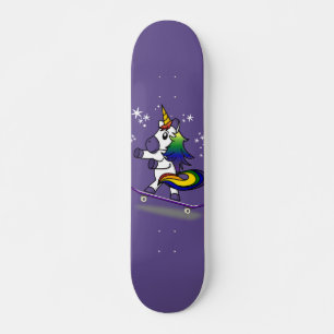 Niedlicher Unicoron Skateboarding Rainbow Cartoon Skateboard