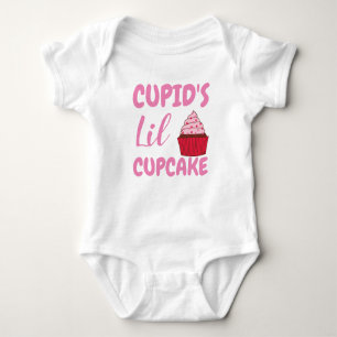 niedlicher Valentinstag Cupiden-lil-Kuchen Baby Strampler