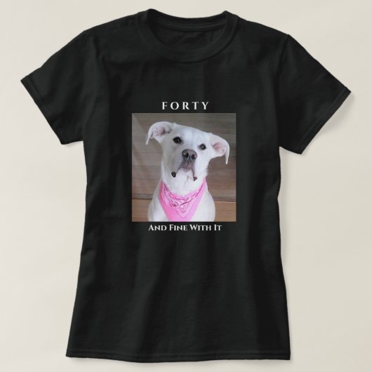 Niedlicher vertrauter Hund mit Seelenaugen vierzig T-Shirt (Design vorne)