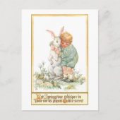 Niedlicher Vintager Junge umarmt Osterhase Postkarte (Vorderseite)