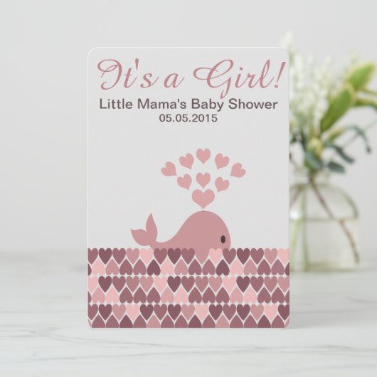 Niedlicher Wal Es ist ein Mädchen! Babyparty Einladung (Stehend Vorderseite)