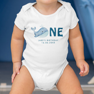 Niedlicher Wal mit Name und Datum des Kindes Baby Strampler