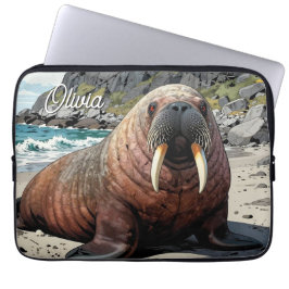 Niedlicher Walross auf einem Sandstrand Laptopschutzhülle