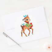 Niedlicher Weihnachts Red Bow Green Holly Reindeer Runder Aufkleber (Umschlag)