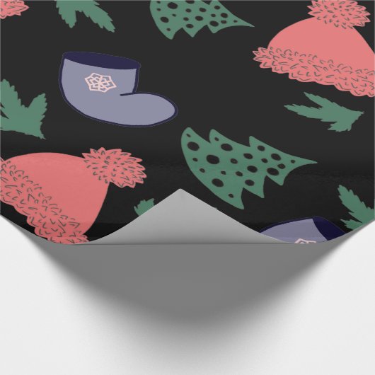 Niedlicher Weihnachtsbaum, Strümpfe, Rote Hats auf Geschenkpapier (Ecke)