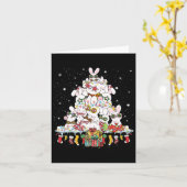 Niedlicher Weihnachtsbaum Weiße Kaninchen umgeben Karte (Gelbe Blume)