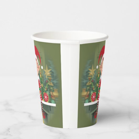 Niedlicher Weihnachtself auf der Tafel Pappbecher (Rechts)