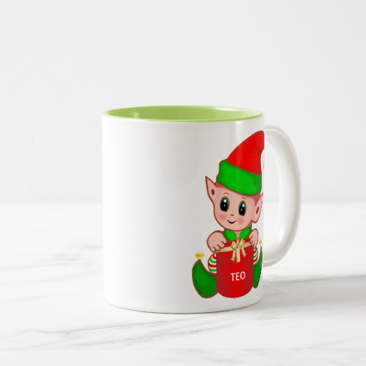 Niedlicher Weihnachtself mit Geschenkboxen und bea Zweifarbige Tasse (VorderseiteRechts)