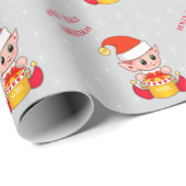 Niedlicher Weihnachtself & Schneeflocken auf Silbe Geschenkpapier (Rolleneckpunkt)
