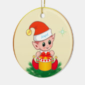 Niedlicher Weihnachtself und Stern auf Elfenbein Keramik Ornament (Links)