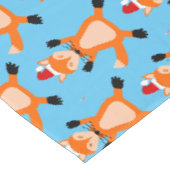 Niedlicher Weihnachtsfox Gemustert Tischdecke (Schrägansicht)