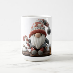 Niedlicher Weihnachtsgenom mit einer Candy Cane au Kaffeetasse