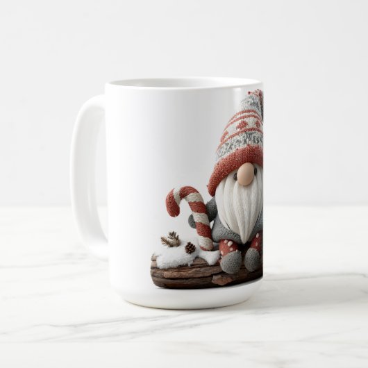 Niedlicher Weihnachtsgenom mit einer Candy Cane au Kaffeetasse (Vorderseite Links)