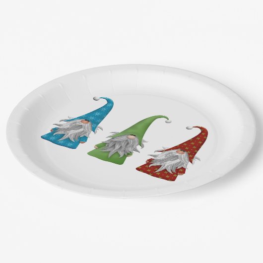 Niedlicher Weihnachtsgnome    Pappteller (Schrägansicht)