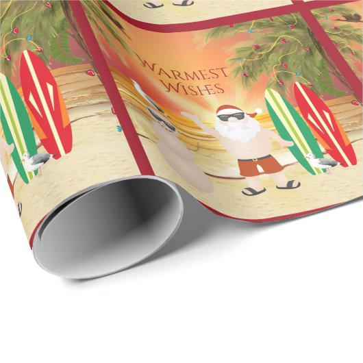Niedlicher Weihnachtsmann und Surfbretter Strand W Geschenkpapier (Rolleneckpunkt)