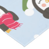 Niedlicher WeihnachtsPenguin Tischdecke (Schrägansicht)