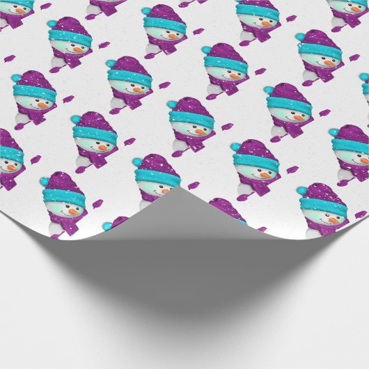 Niedlicher Weihnachtsschneemann in Schneeflocken Geschenkpapier (Ecke)