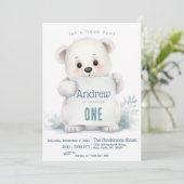 Niedlicher Weißbär Winter Custom Geburtstagsparty Einladung (Stehend Vorderseite)