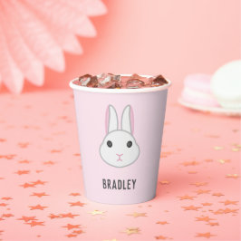 Niedlicher weißer Hase in Rosa Pappbecher