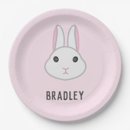 Niedlicher weißer Hase in Rosa Pappteller
