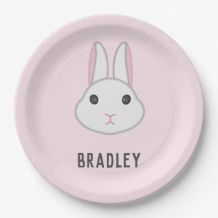 Niedlicher weißer Hase in Rosa Pappteller