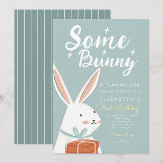 Niedlicher weißer Hase, sonniger Sonnenaufgang am Einladung
