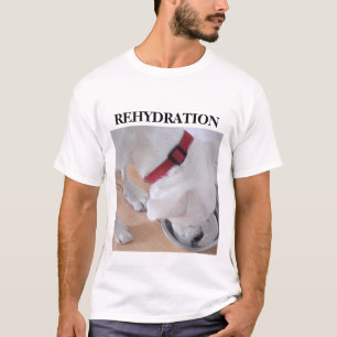 Niedlicher weißer Labrador Mix Welpenhund Trinkwas T-Shirt