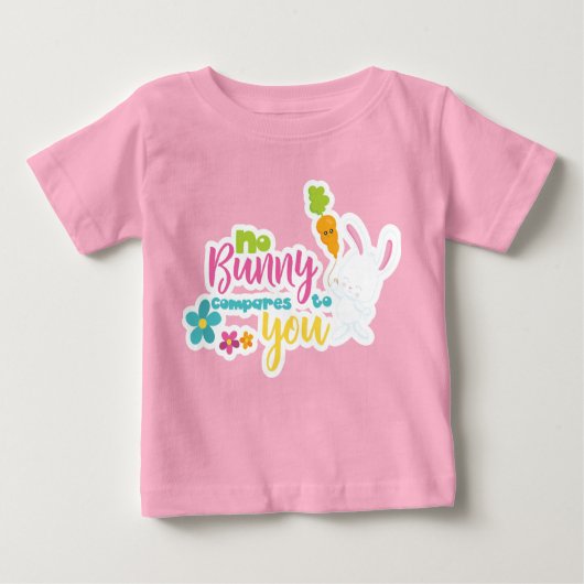 NIEDLICHER WEISSER OSTBUNNY MIT KARROTEN UND EIERN BABY T-SHIRT (Vorderseite)