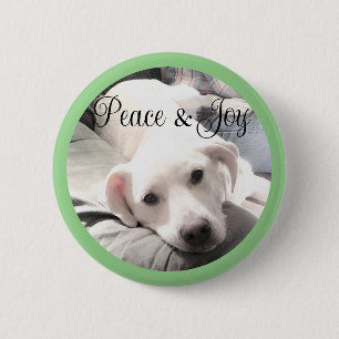 Niedlicher weißer Welpenhund - Frieden und Freude Button