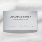 Niedlicher Weißhund im Bad Pet Grooming beruflich Visitenkarte