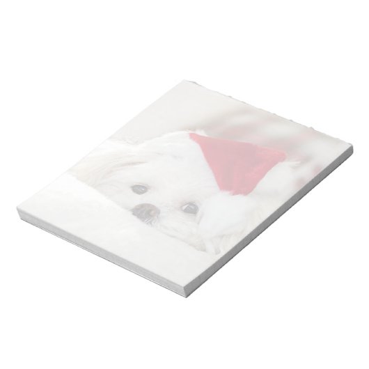 Niedlicher Weißhund in einem Red Christmas Hat Notizblock (Rotiert)