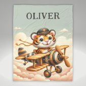 Niedlicher weißlicher Tiger auf einem Flugzeug Fleecedecke