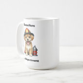 Niedlicher Welpe als Feuerwehrmann mit Werkzeugen Kaffeetasse (Vorderseite Links)