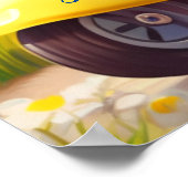 Niedlicher Welpe Hund reiten auf einem gelben Roll Poster (Ecke)