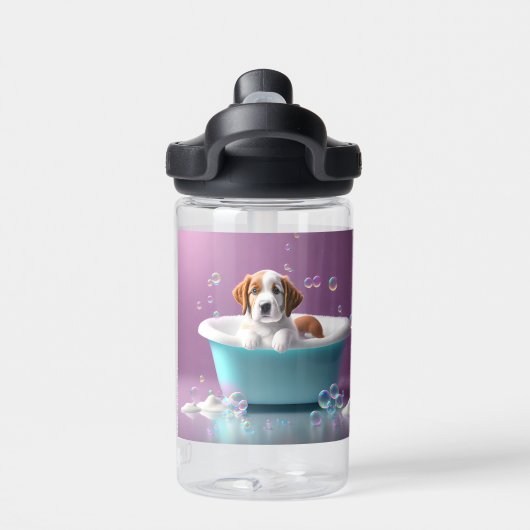 Niedlicher Welpe in einer Badewanne mit Seifenblas Trinkflasche (Rückseite)