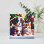 Niedlicher Welpe und Katze unter Weihnachtsbaum Einladung (Stehend Vorderseite)
