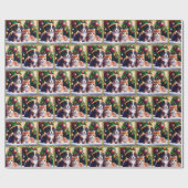 Niedlicher Welpe und Katze unter Weihnachtsbaum Geschenkpapier (Flach)