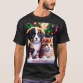 Niedlicher Welpe und Katze unter Weihnachtsbaum T-Shirt (Vorderseite)